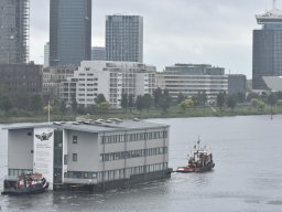 Bonte Zwaan naar dok 4